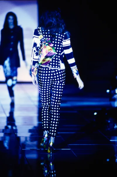 Look 18